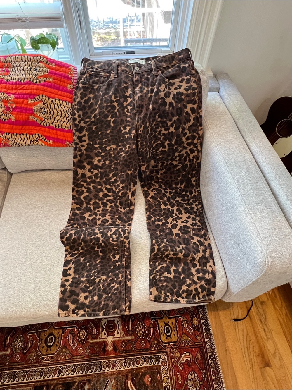 Abercrombie & Fitch Leopard Print Low Rise Baggy Jeans - Picture 6 of 9